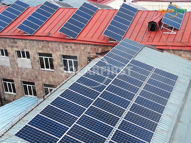 アルメニアの400KWp金属タイル屋根マウント