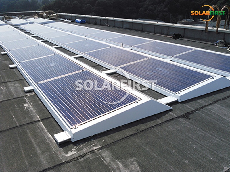 日本の80KWpバラストマウント