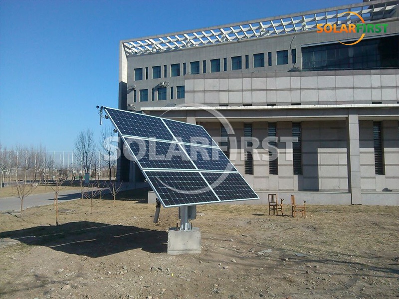 天津商科大学の1.8KWp二軸トラッキング