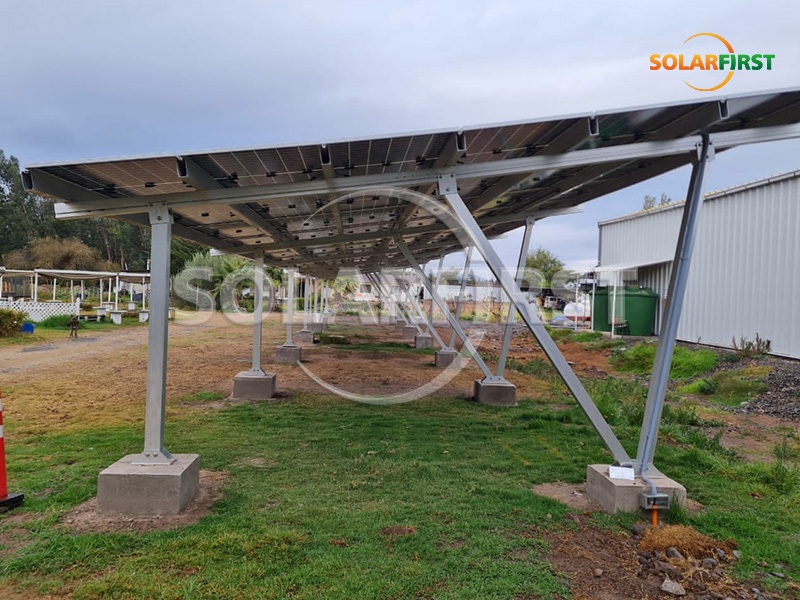 チリにおける180KWp PVカーポートソリューション