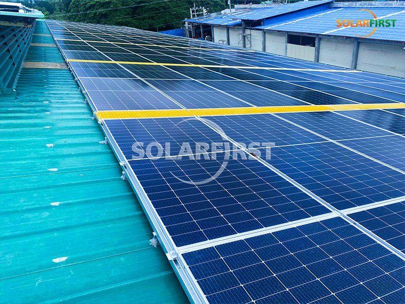 フィリピンの440KWpオングリッド太陽光発電システム
