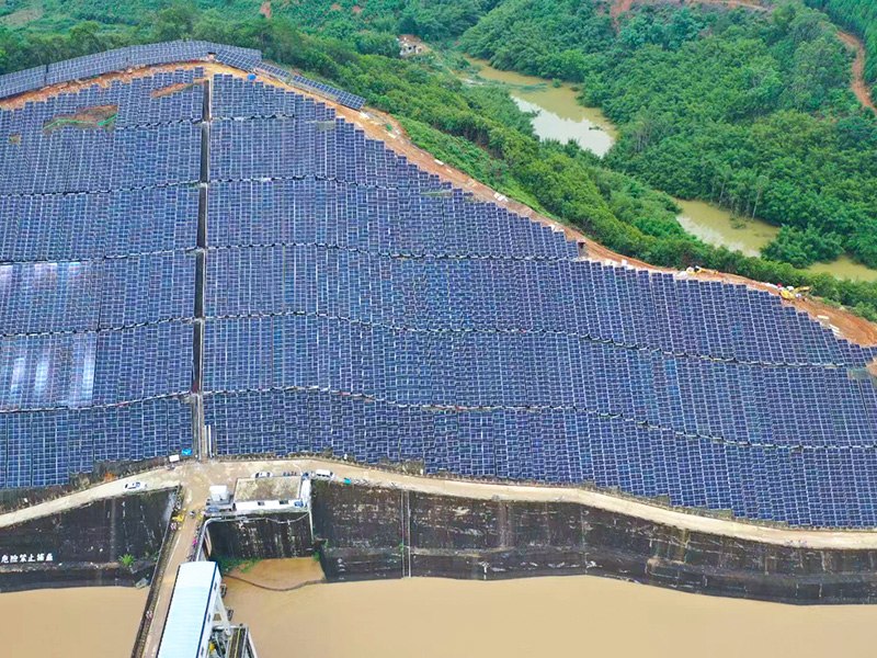 梧州市の大規模急斜面柔軟サスペンション支持の実証プロジェクトが、発電用の電力網に接続される予定である。