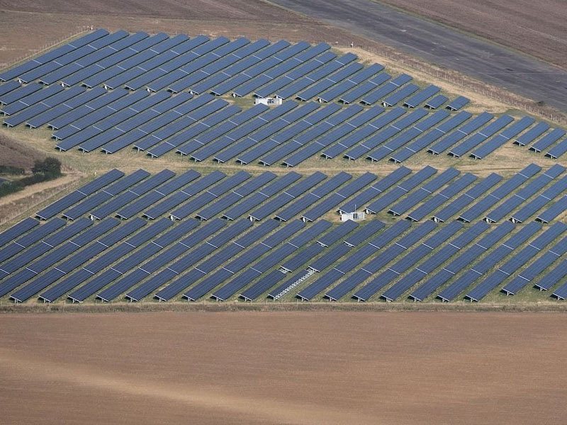 季節性を超えて：第1四半期の記録的な太陽光発電設備設置急増を分析