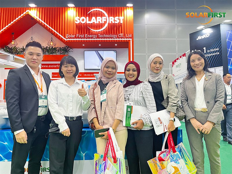 マレーシアのグリーンエネルギー展示会でソーラーファーストが輝き、多様な太陽光発電ソリューションで注目を集める